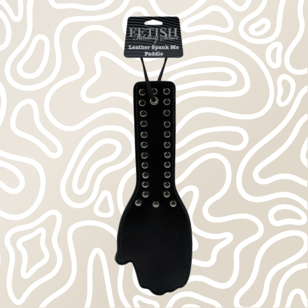Azotador BDSM Pipedream Cuero Sintético Con Tachuelas